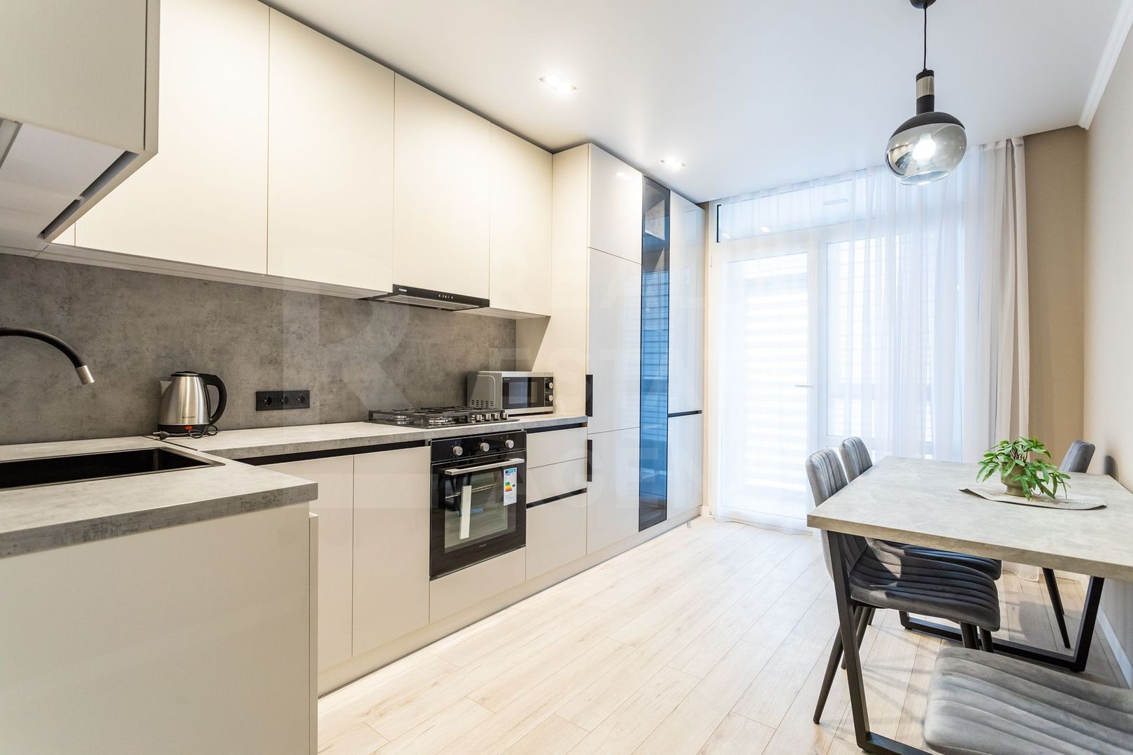 Chirie, apartament, 3 camere, str. Nicolae Testemițanu, Botanica. - Poză 2