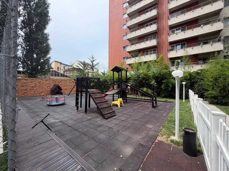 Apartament premium cu 4 camere, terasă panoramică și 2 parcări - Poză 4