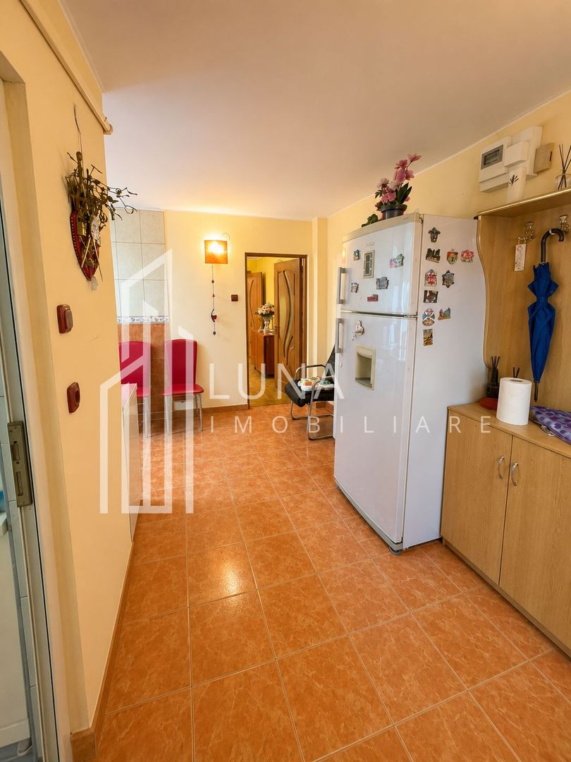 Apartament 3 camere + cameră amenajată la subsol | 2 băi | Tractorul - Poză 10