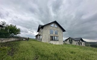 CASĂ LA GRI DE VÂNZARE ÎN MOARA NICA, SUCEAVA | 200.000€ - Poză 2