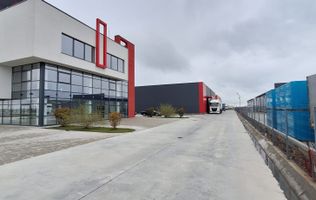 Hale industriale+Cladire de Birouri de inchiriat zona Aeroport