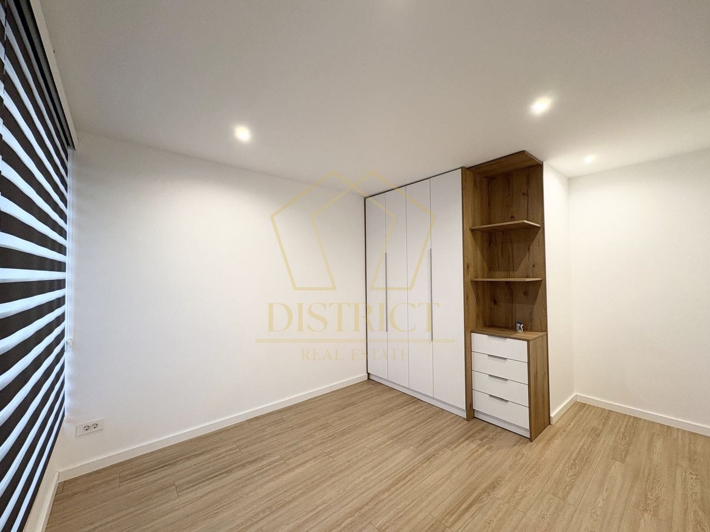 COM 0% | Duplex deosebit cu 4 camere, despărțit prin camera tehnica | Girocului - Poză 12