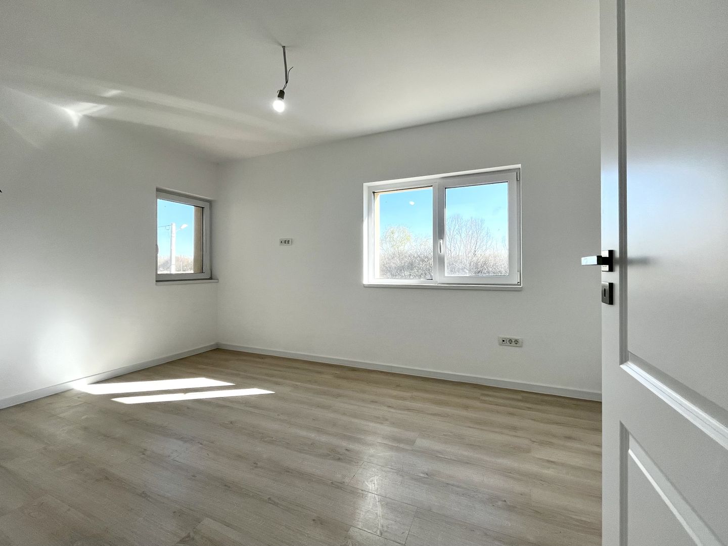 Duplex modern, separat prin camera tehnica, in Ghiroda - zona Primărie - Poză 15