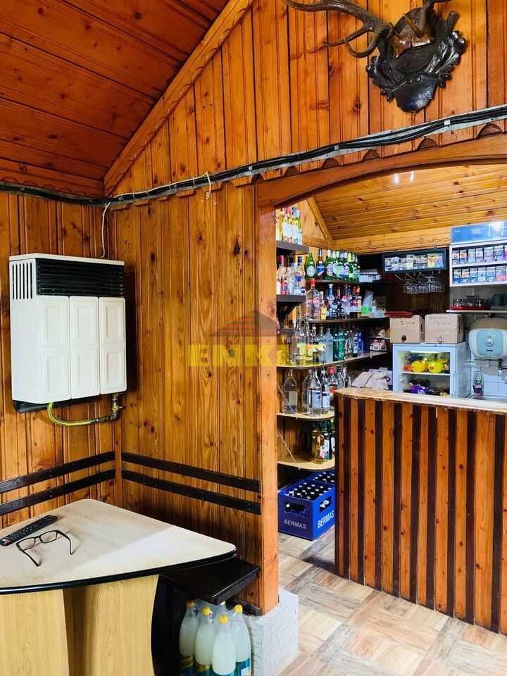 De vanzare Spatiu Comercial cu preluare afacere + Apartament 3 camere. 130.000 Euro Negociabil - Poză 11