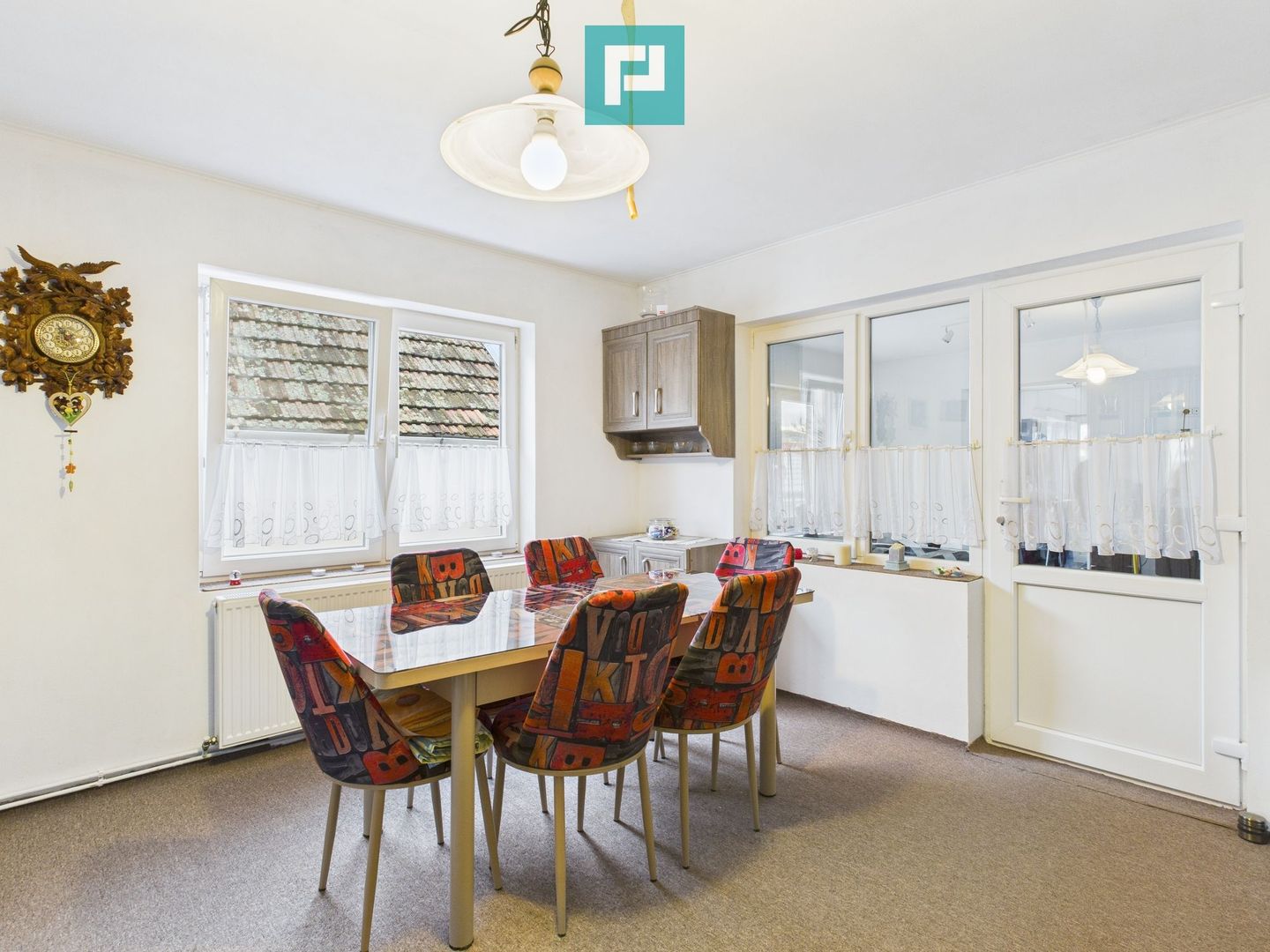 Casă cu 4 camere în Curtici pentru investiții - Poză 10