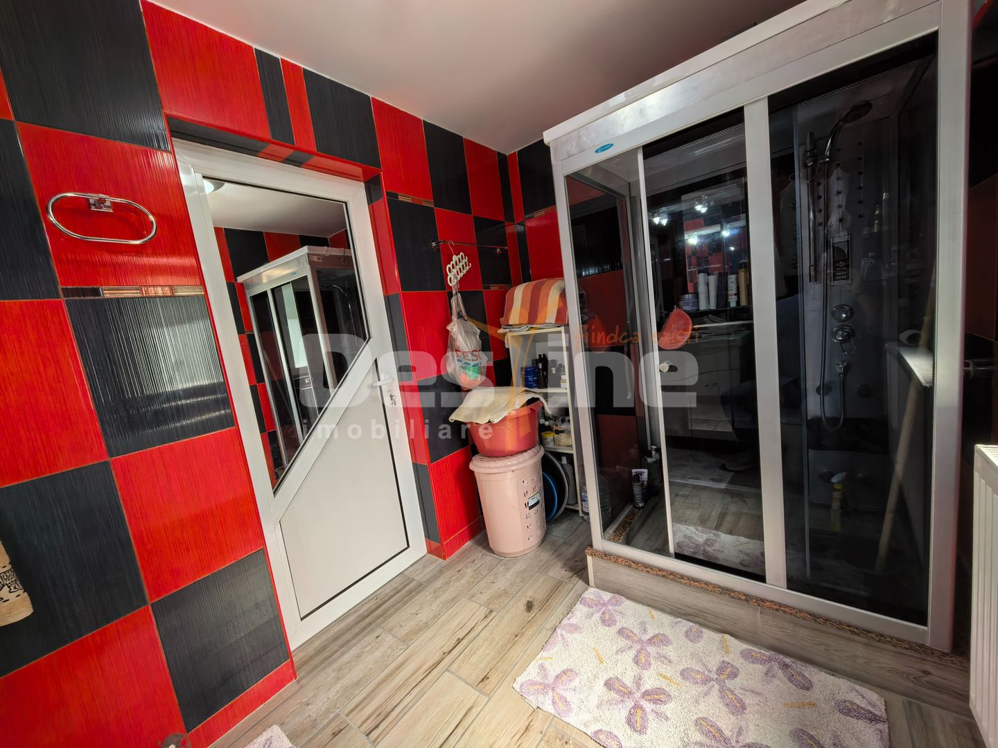 Casă cu 5 camere P+M 110 mp + 500 mp teren, mobilată - Poză 21
