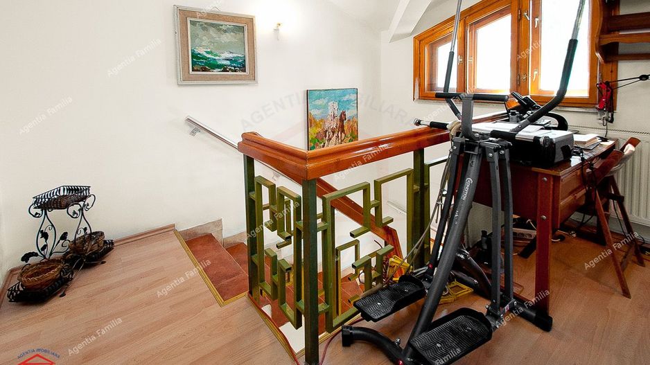 Vila cocheta, situata in centrul istoric al orasului - Poză 10