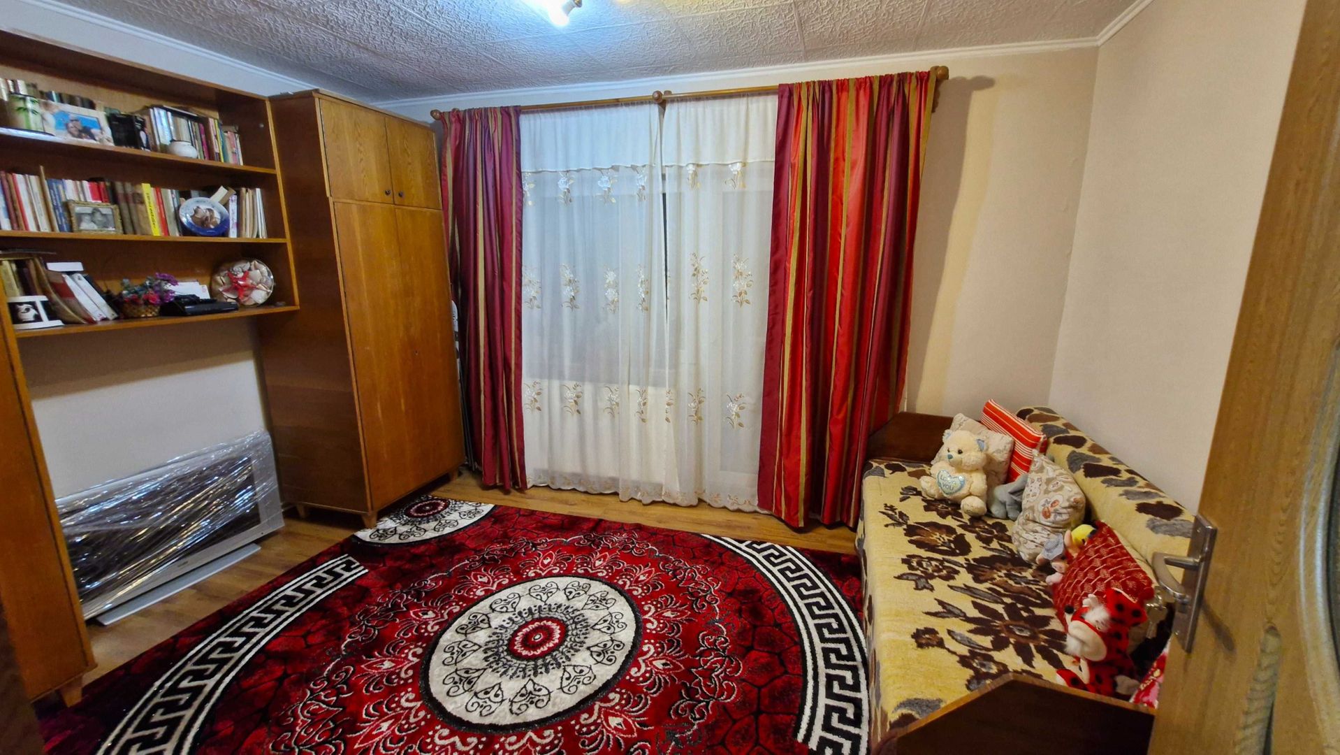 Vând apartament 3 camare - Poză 7