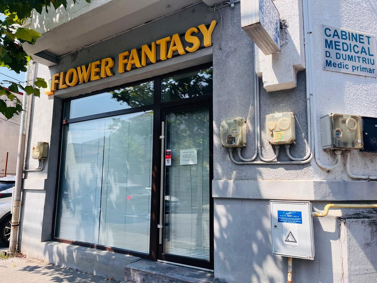 Spatiu stradal, central, cu vad comercial si vizibilitate excelenta - Poză 11