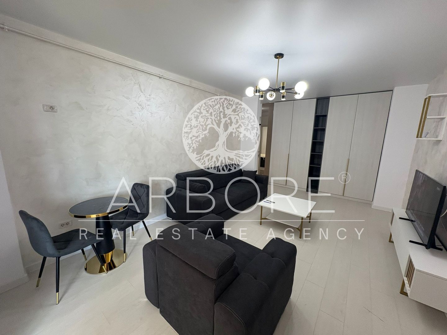 Închiriere apartament 2 camere, mobilat, prima închiriere - Poză 1