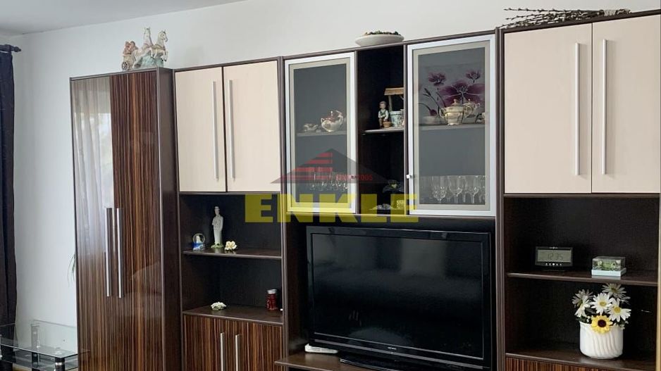 VÂNZARE APARTAMENT 2 CAMERE + MANSARDĂ - Poză 2