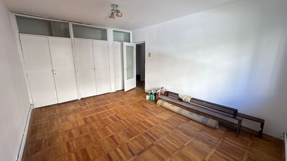 Apartament 2 camere decomandat str. Crângului (parter) lângă liceul Economic - Poză 3