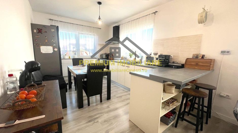 Vila de vanzare Onesti - Cartier Andrasesti - Poză 2