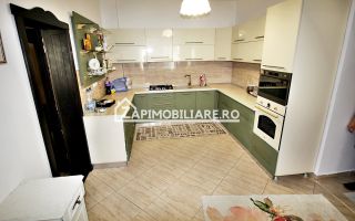 Casa 8 camere,4 bai,482mp,1.100mp teren,2 garaje,0% comision - Poză 8