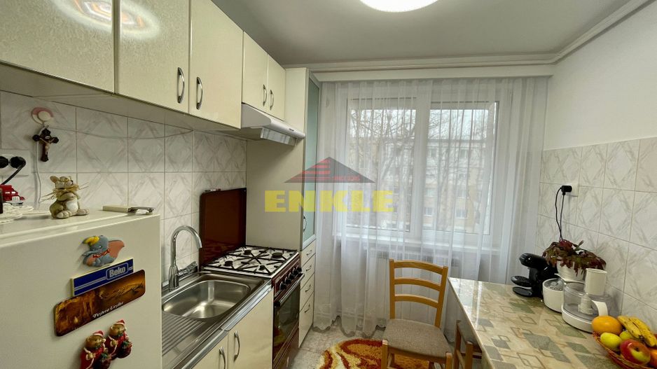 De vanzare apartament cu doua camere, zona Marchian - Poză 5