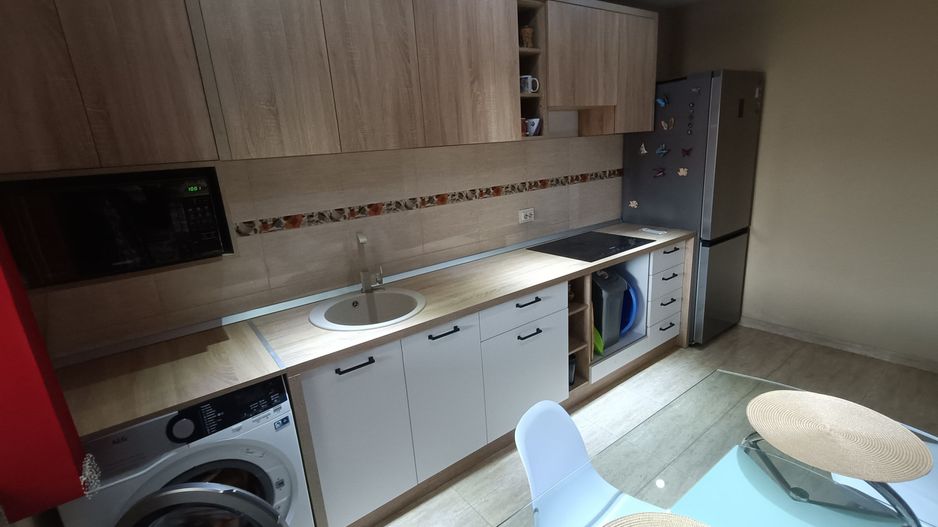 Casa cu 3 camere, 150 mpu, mobilata, utilata, garaj, curte, Ampoita - Poză 4