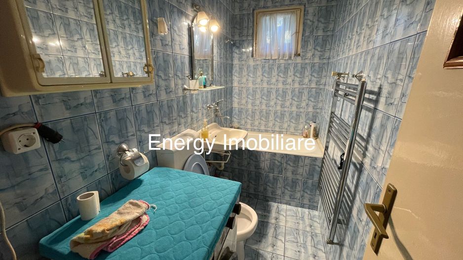 Apartament cu 3 camere, zona Dâmbul Pietros - Poză 8