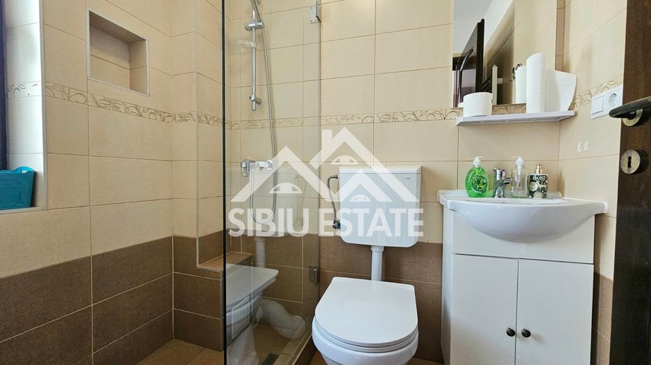 Casa mobilata 4 camere, 2 bai, curte si carport - Poză 8