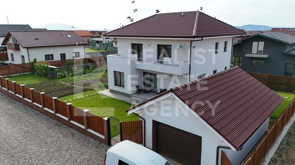 Casă de Vânzare în Tarlungeni, Cartier Izvor Brașov - Poză 3