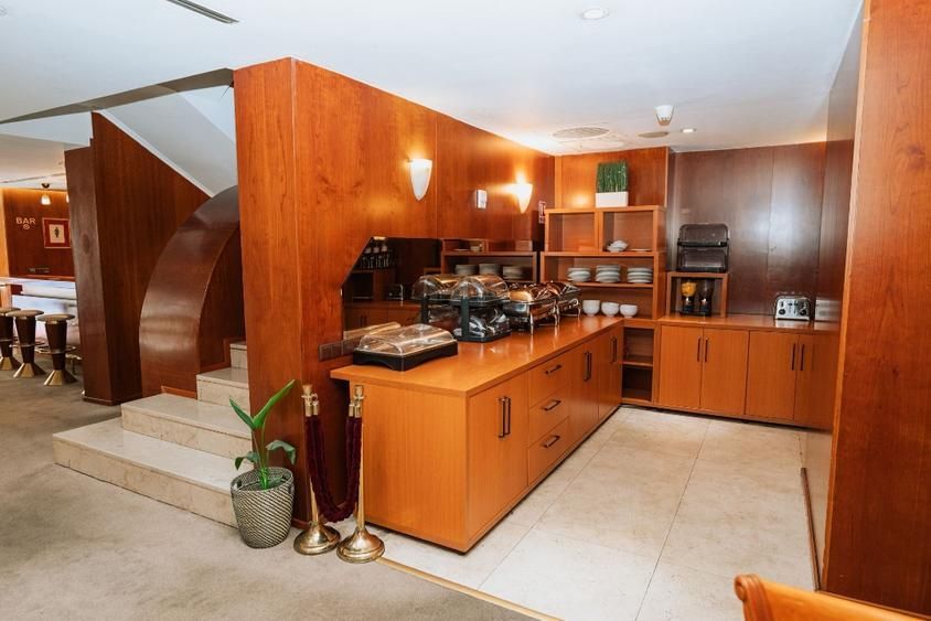 Restaurant de închiriat- Piața Romană - Poză 3