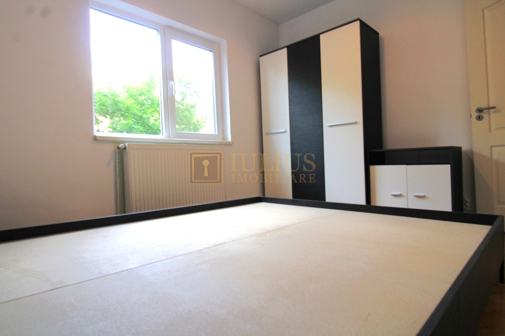 Apartament spatios, 3 camere, centrala proprie - Poză 8