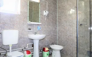 Mamaia Nord - Langa Mare, pensiune la cheie, 11 camere, 9 bai! - Poză 86