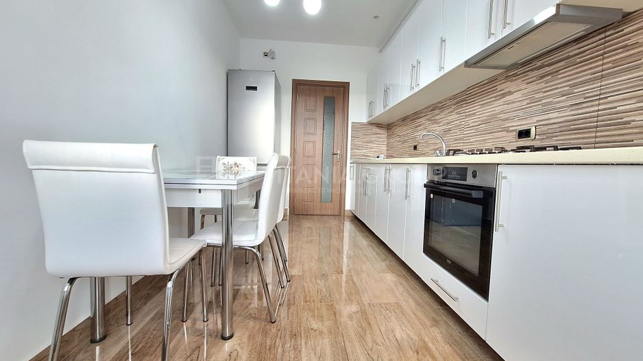 Apartament decomandat ultraspatios 72mp, 2 bai, Isaran Coresi - Poză 6