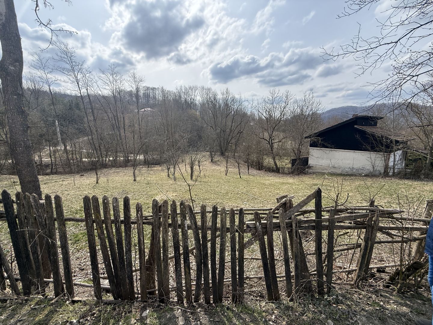 Teren intravilan la asfalt 2100 mp deschidere 21 mp la asfalt! - Poză 2