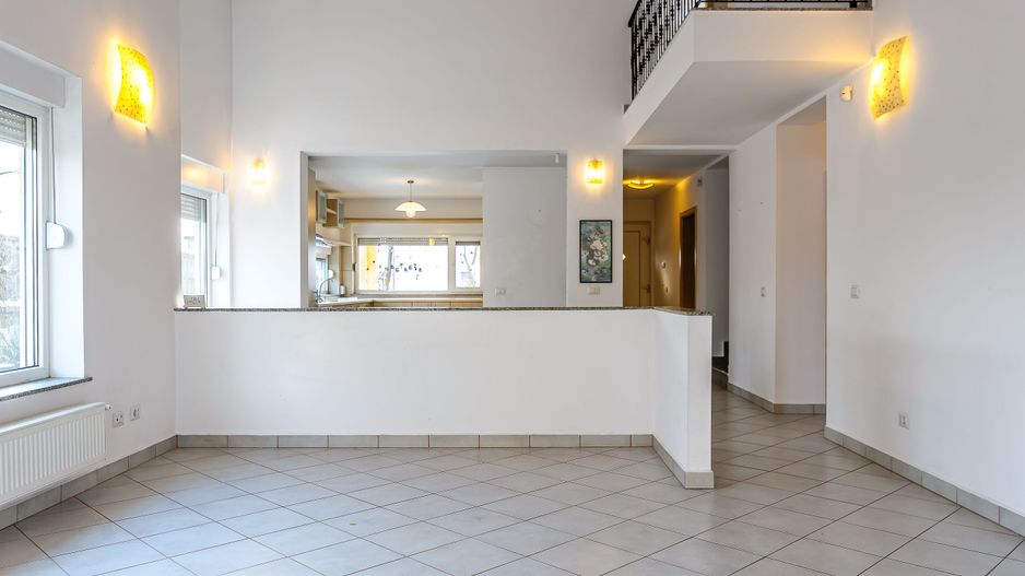 Casă situată pe strada Constituției, Aradul Nou - Poză 4