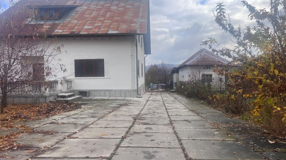 Vanzare casă spațioasă cu teren generos în Cândești Vale–jud Dambovita - Poză 18
