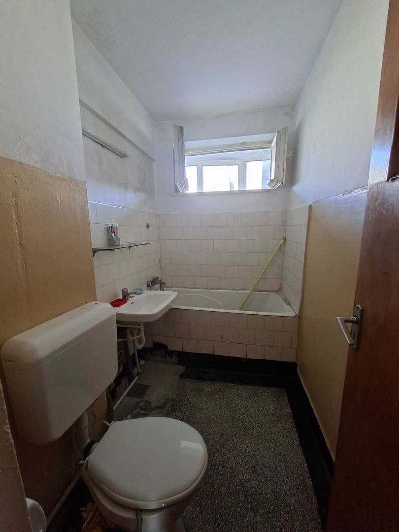 Apartament 3 camere Drumul Taberei Liceu metrou - Poză 1