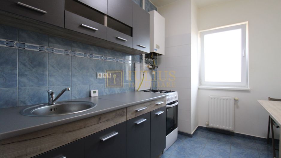 Aradului; decomandat, bucatarie inchisa. Parcare privata inclusa. - Poză 12