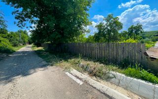Casă bătrânească cu teren de 3.200 mp în Hertioana de Jos, jud.Bacău - Poză 1