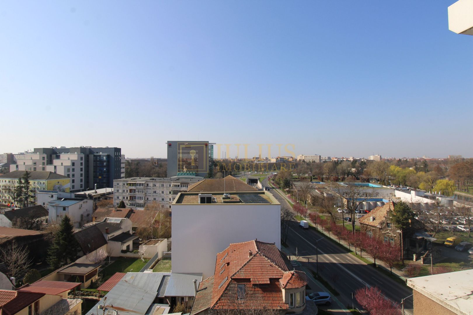 Corneliu Copusul, o camera, centrala proprie. - Poză 10