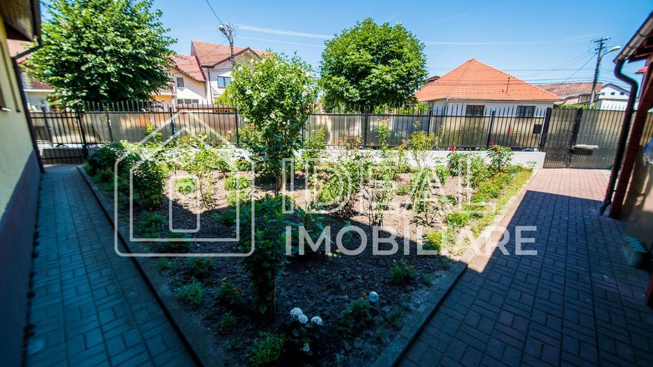 Casa Individuala cu 8 camere si 430 mp de curte, zona Calea Poplacii - Poză 2