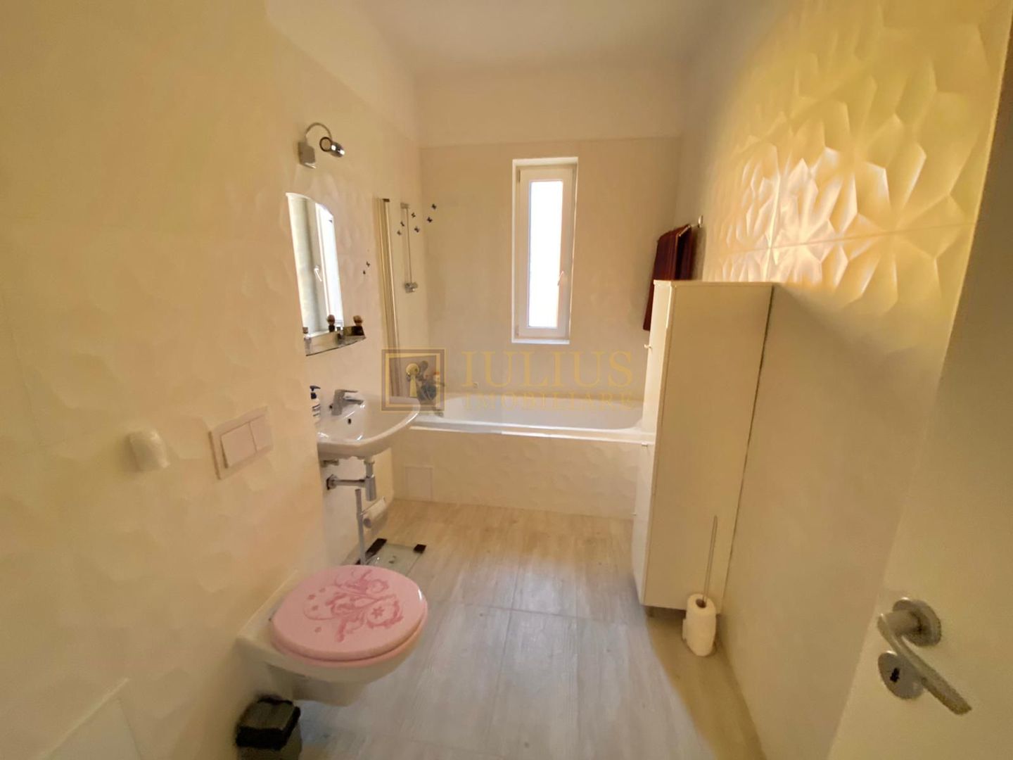 2 camere| Giroc-Dacilor| loc de parcare| balcon deschis| apaartament frumos - Poză 9