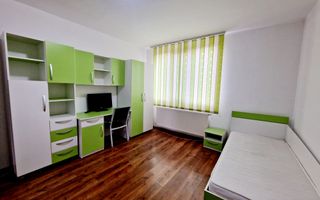 Apartament cu 3 camere decomandate, Cetate - Poză 2