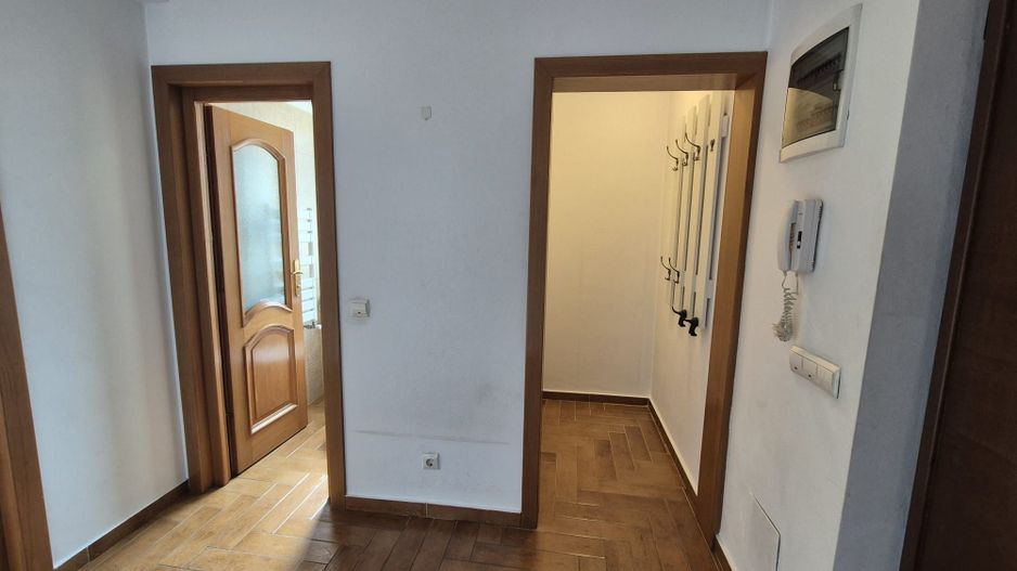 Inchiriere vila 5 dormitoare S+P+E+M | 300 mp utili Erou Iancu Nicolae - Poză 12