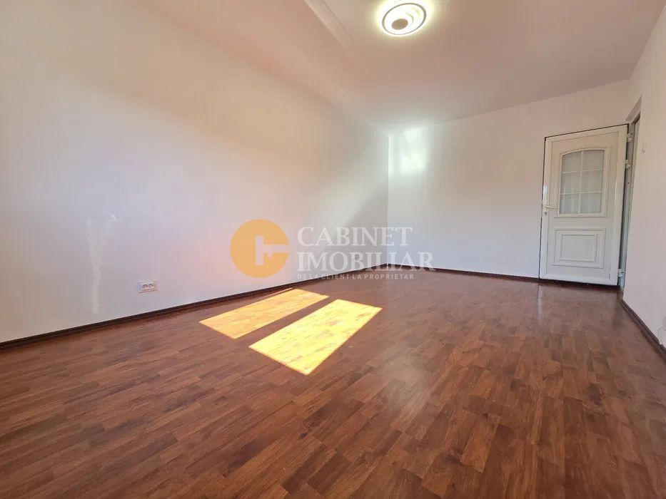 Apartament 3 camere, decomandat - zona Galata - Poză 1