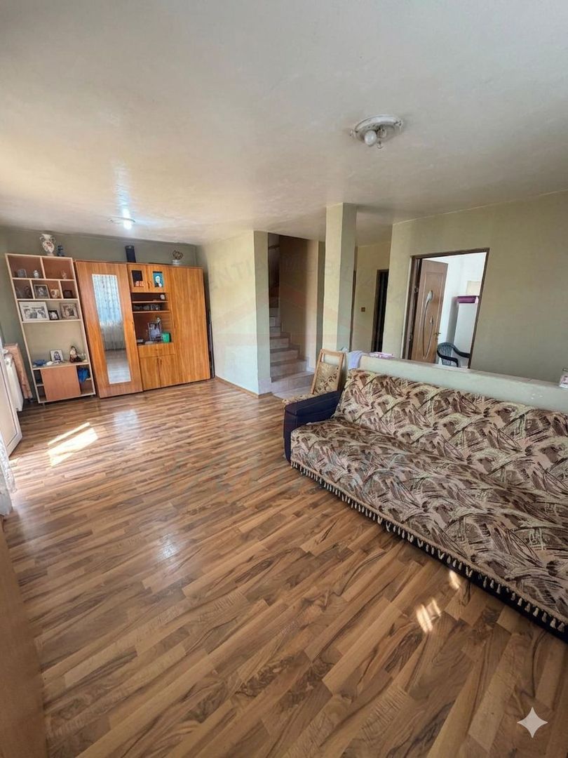 Vanzare casa P+M, Smardan( Galati ), la 2 minute de str.principala - Poză 12