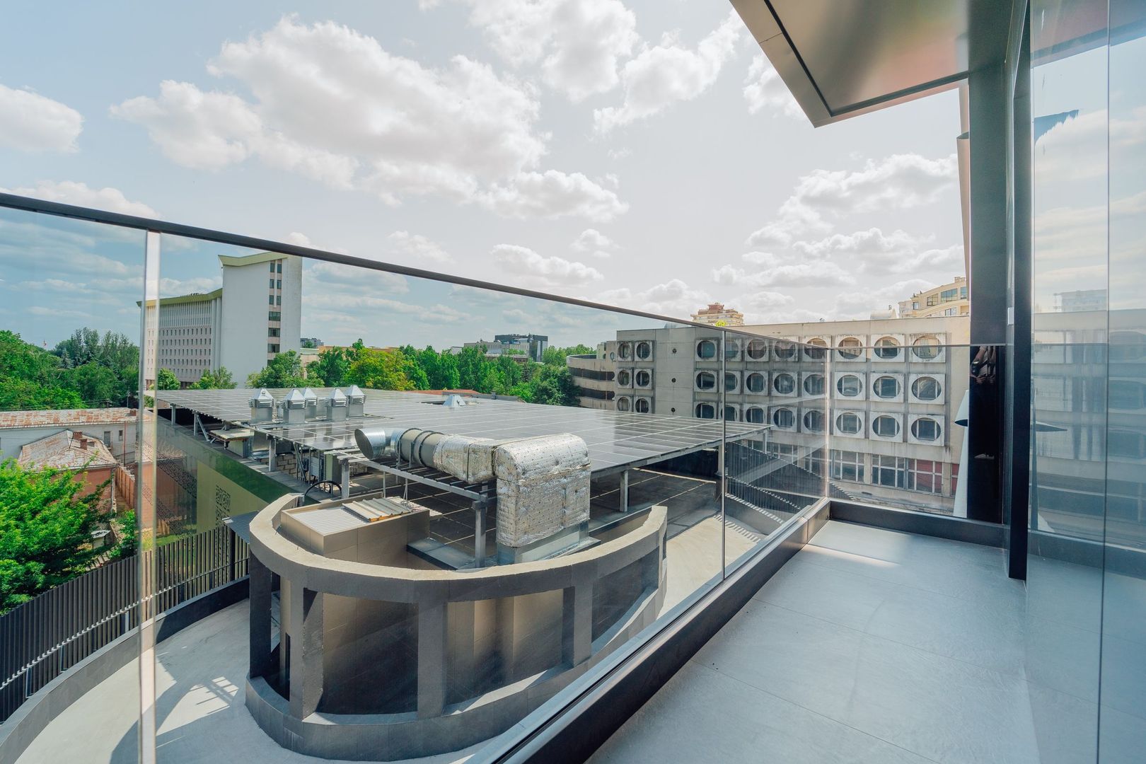 SPRE CHIRIE SPAȚIU COMERCIAL PENTRU BIROU | OFICIU 140 m2 Premium Location Bussines | Chișinău ,Centru ,Str.Bul.Ștefan Cel Mare și Sfânt , 115/1 - Poză 3