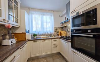 Prima inchiriere, vila cocheta, cu accente exotice - Poză 19