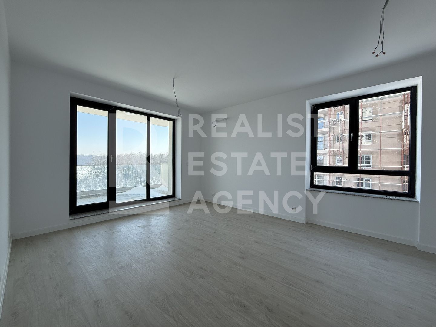 Apartament 2 camere de vânzare în nordul capitalei, lângă pădure - Poză 2