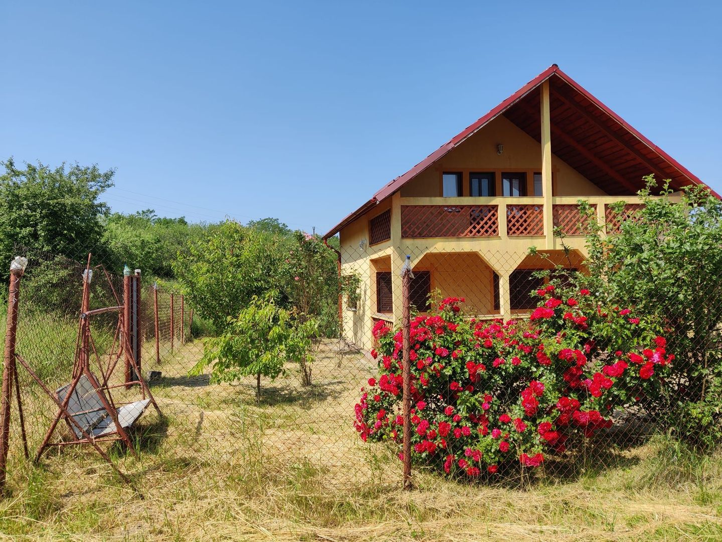 Casa individuala cu teren de 5000 mp, Deusu - Poză 3