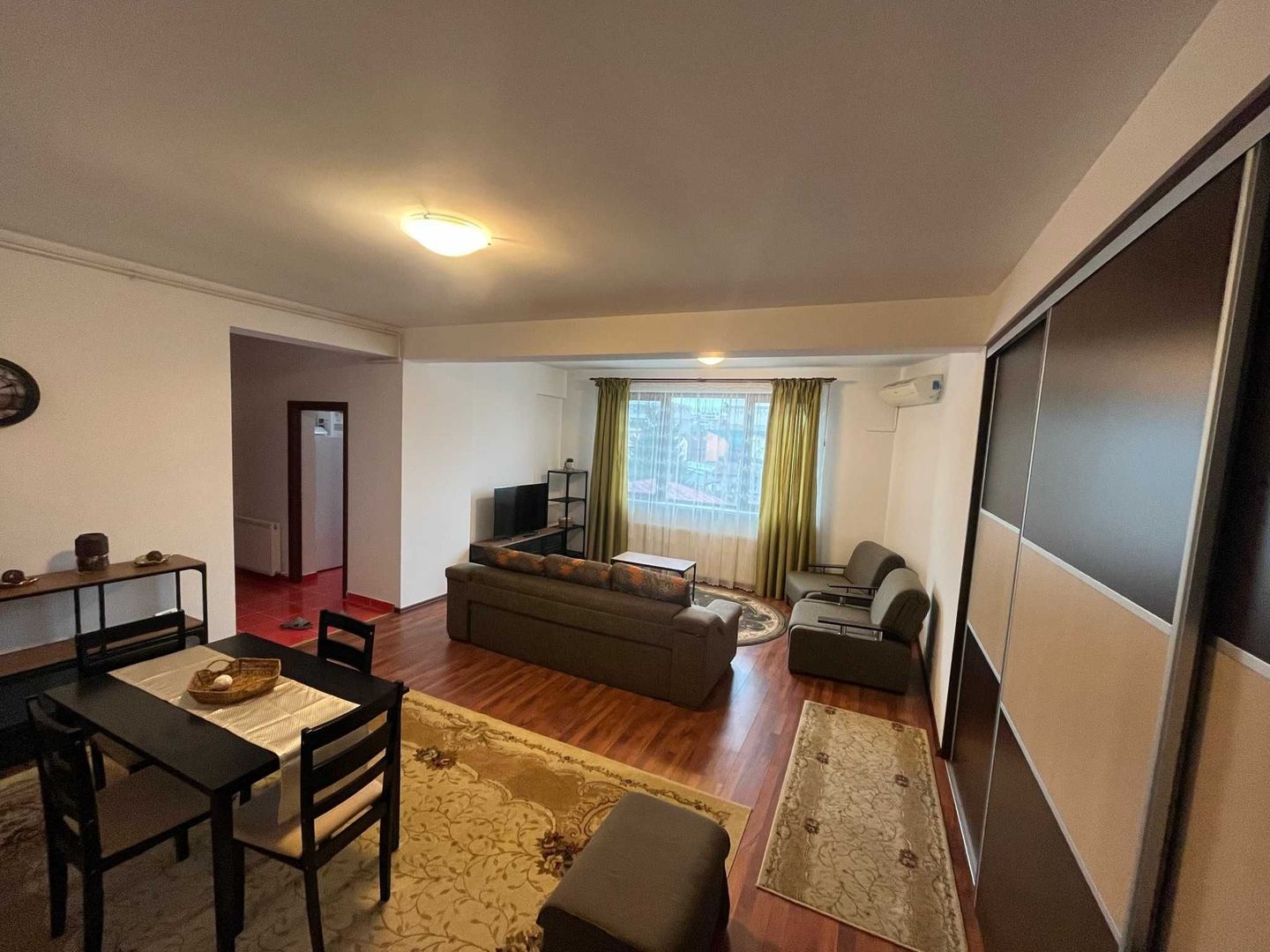 Apartament 2 cam mobilat, bloc 2011, suprafata utila 76mp - Poză 1