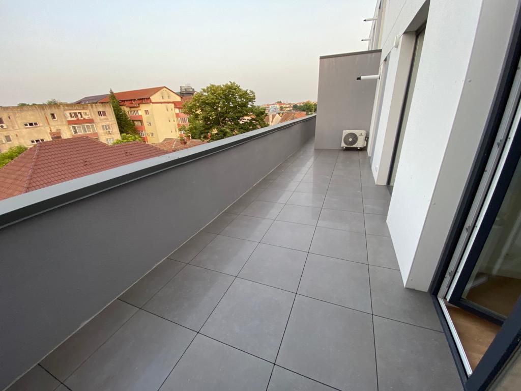 Apartament bloc nou 4 camere - Poză 17