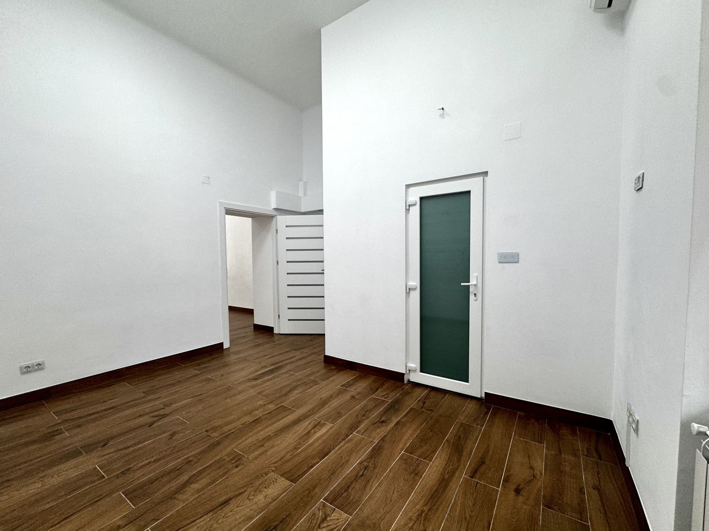 Spațiu birouri - renovat integral, etaj 1, in Piața Unirii - Poză 4