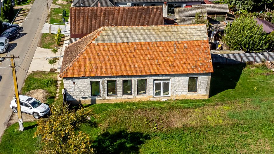 Descoperă Casă nefinisată cu 4 Camere Sântana - Poză 2