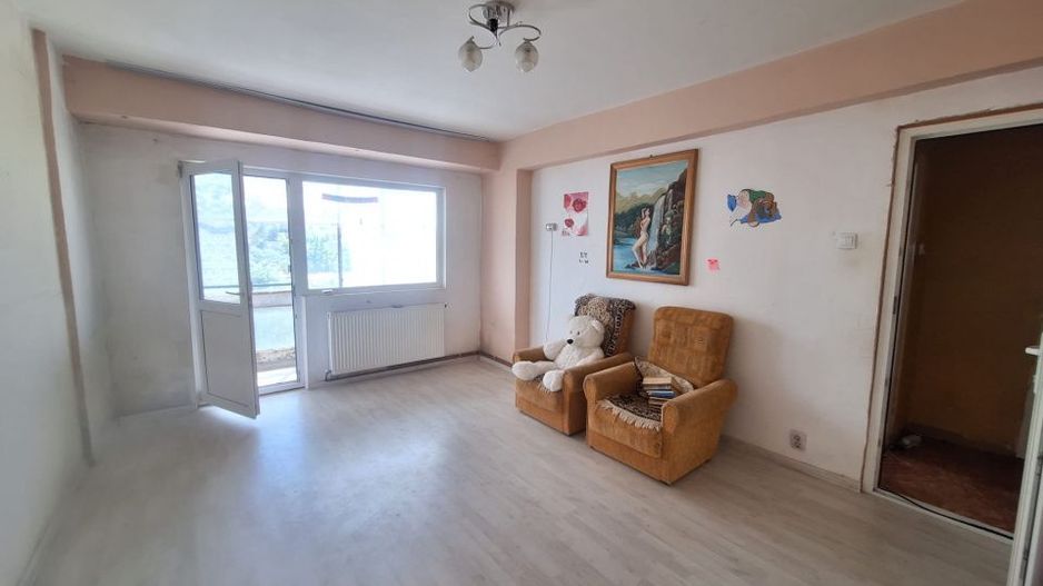 Apartament 3 camere, etaj 1, Costesti, Arges. 0% Comision - Poză 2