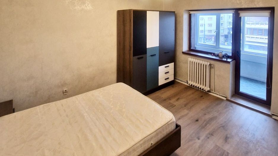 Apartament decomandat 3 camere de închiriat în Piața Bălcescu - Poză 9